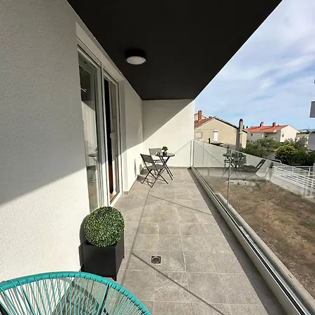 Desire - Brand New Modern Apartment